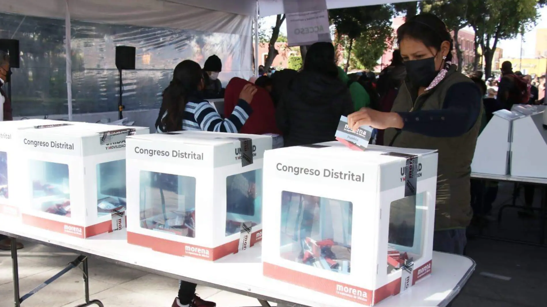 Bajo el sol y con lentitud avanza la votación distrital en San Pedro Cholula y Cuautlancingo